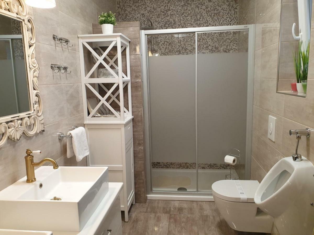 Diamond Palace Varazdin Luaran gambar